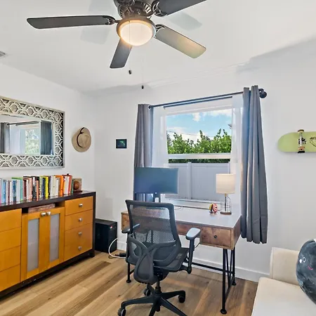 Near Ft Myers Beach Cozy Fun 2Bd